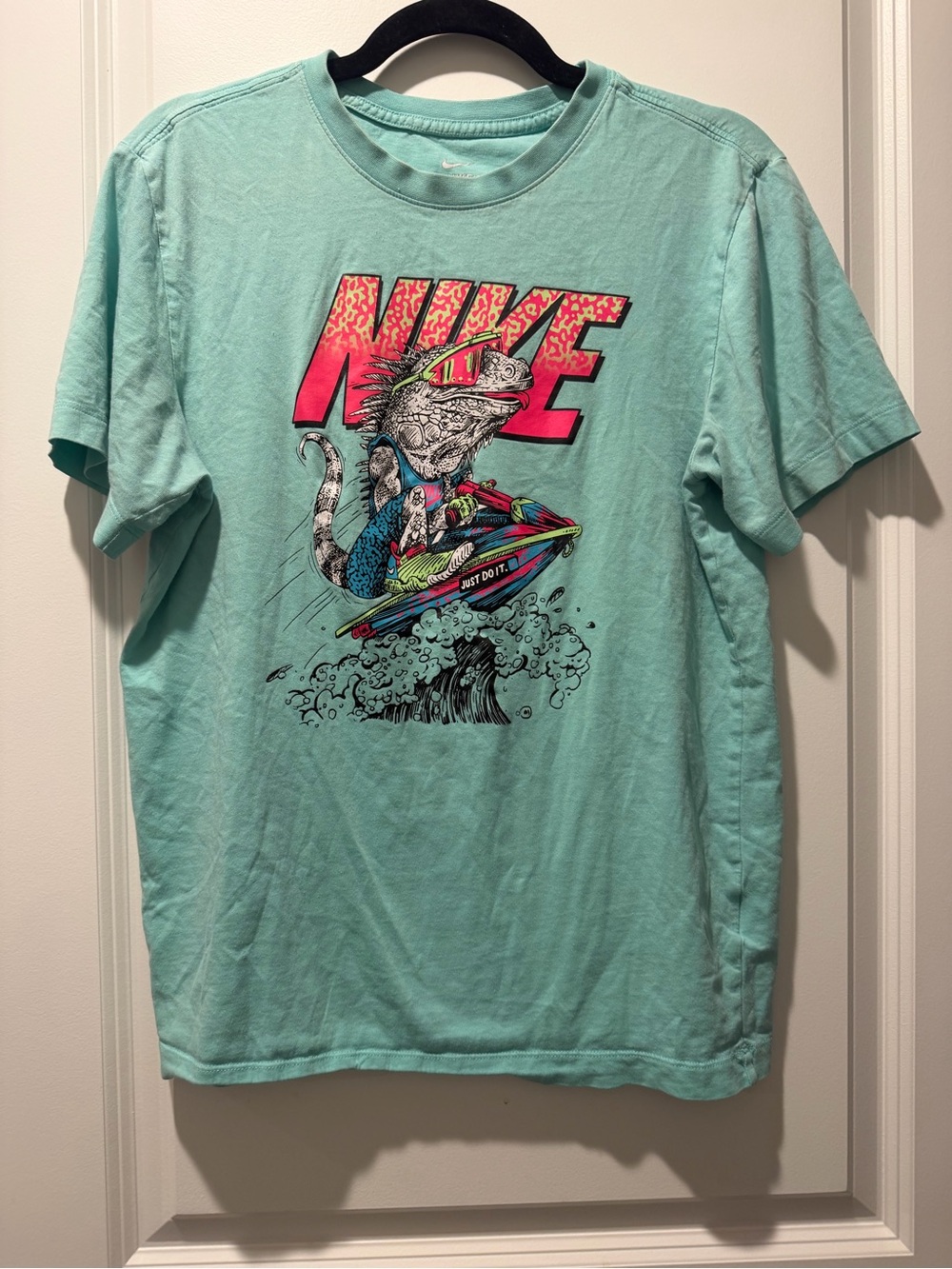 Nike Men's Mint Green Graphic Skate Lizard Tee